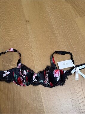 Victoria secret atelier silk Floral Lace Underwire Bra - Black & Red Floral